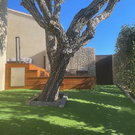 Logement Avec Jacuzzi Joucas Exteriör bild