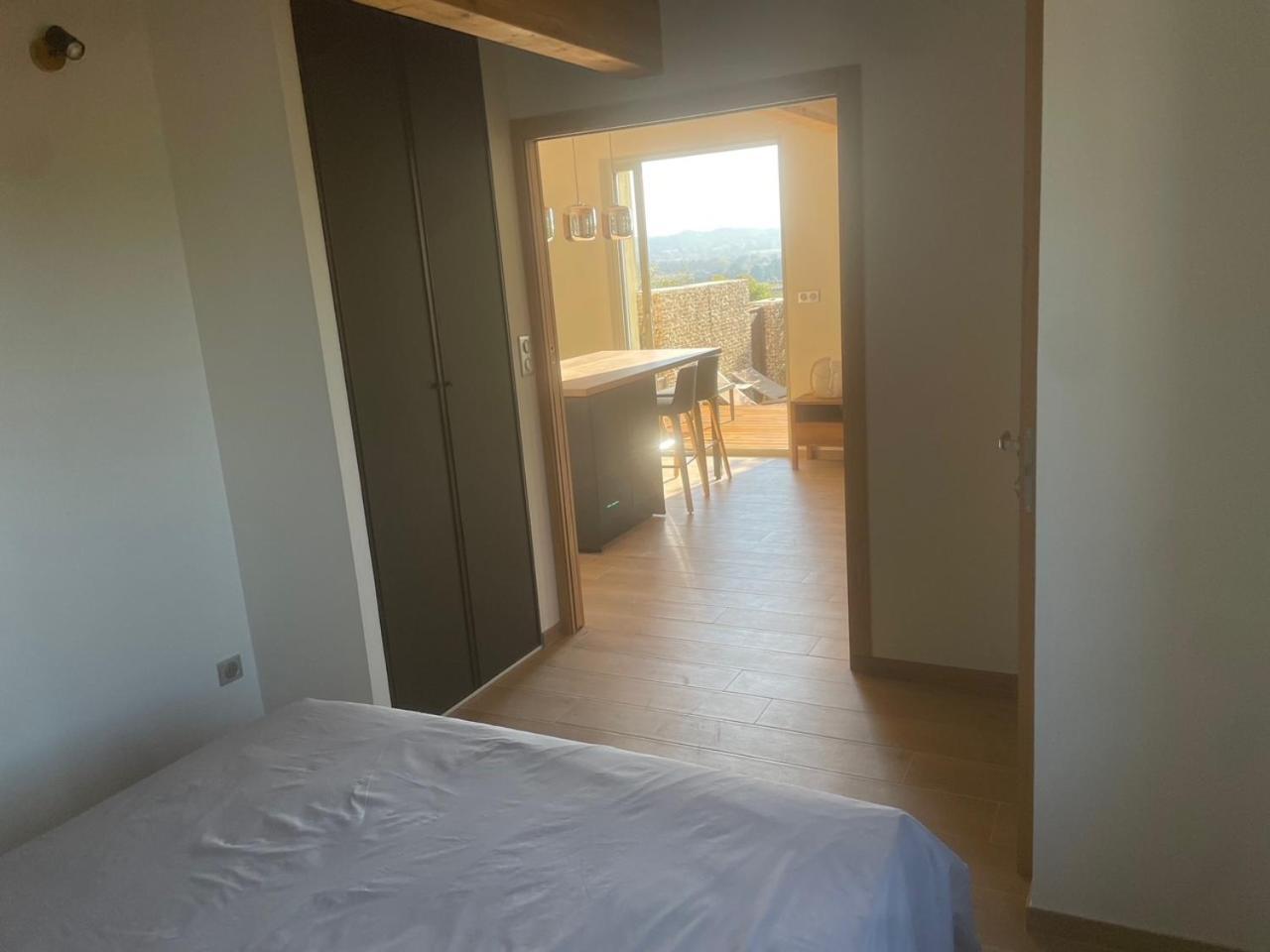 Logement Avec Jacuzzi Joucas Exteriör bild