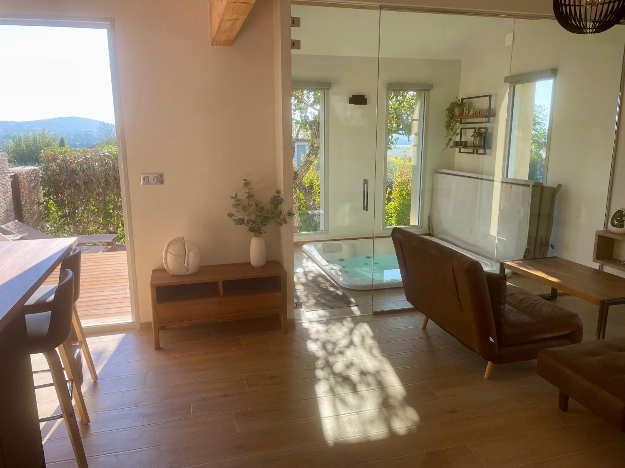 Logement Avec Jacuzzi Joucas Exteriör bild