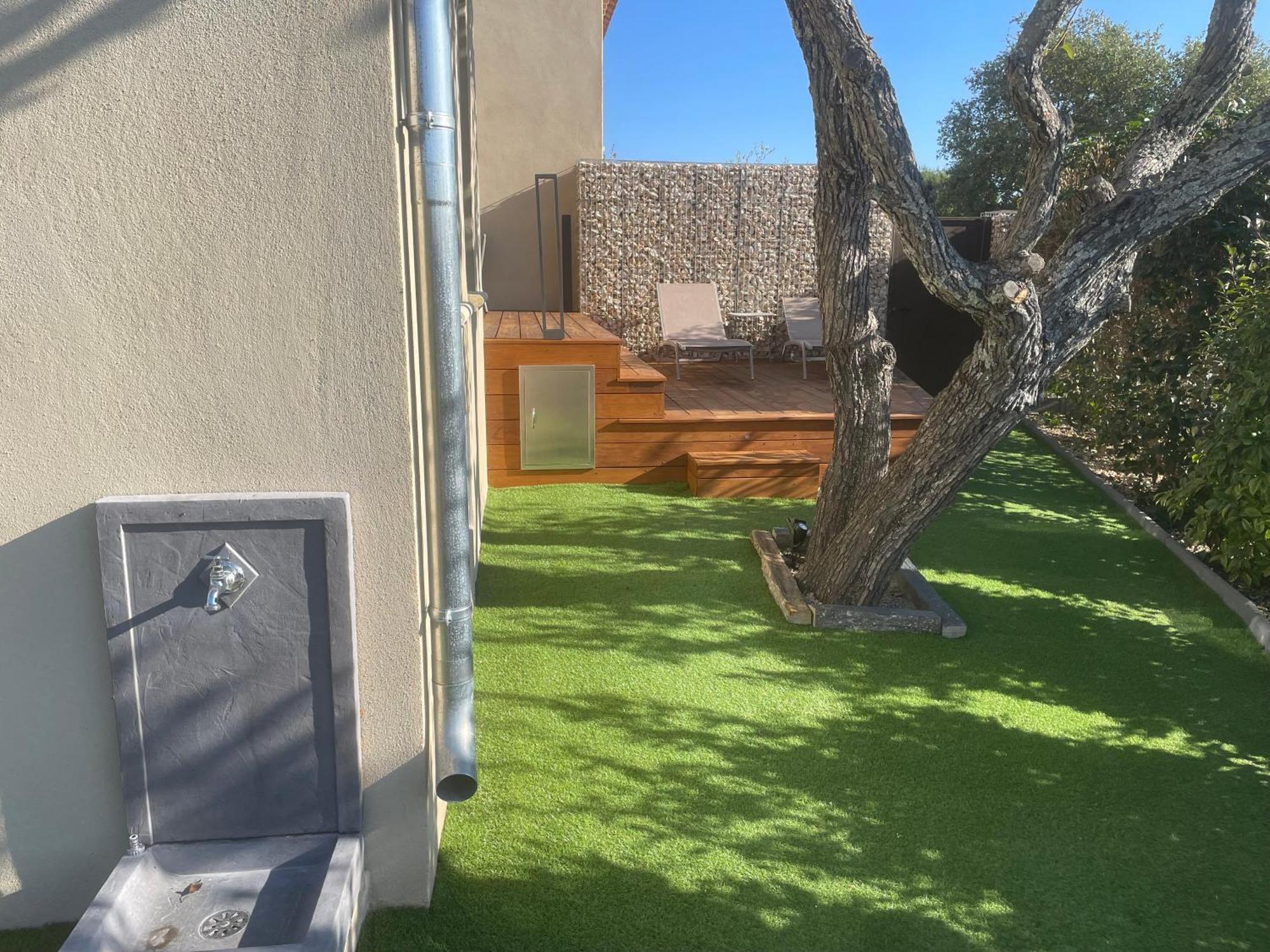 Logement Avec Jacuzzi Joucas Exteriör bild